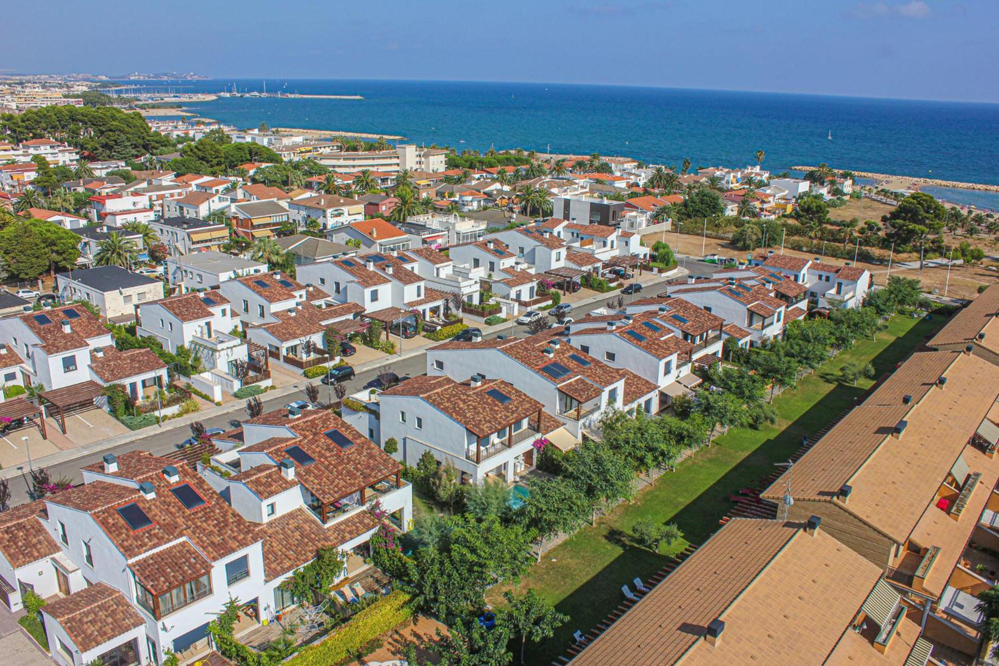 Passeig Del Mar - Only Families Villa Кембрилс Екстериор снимка